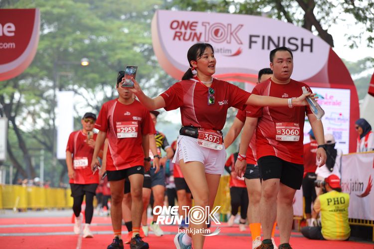 Race photo from ONE RUN 10 K