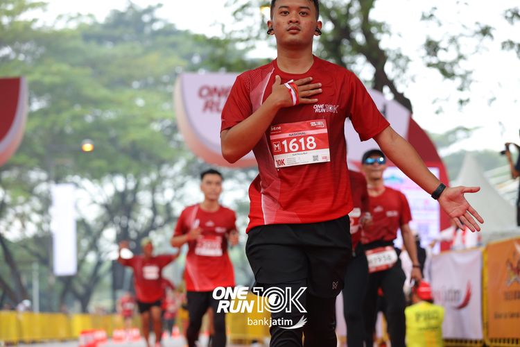 Race photo from ONE RUN 10 K