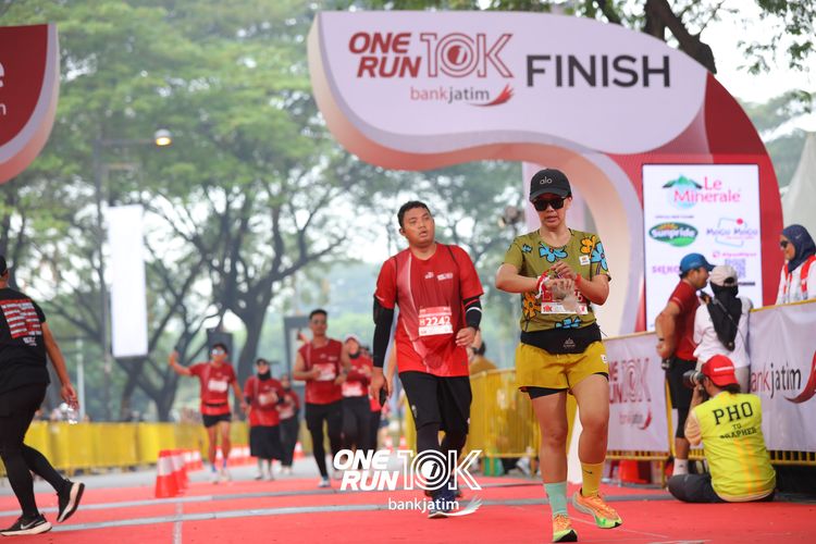 Race photo from ONE RUN 10 K