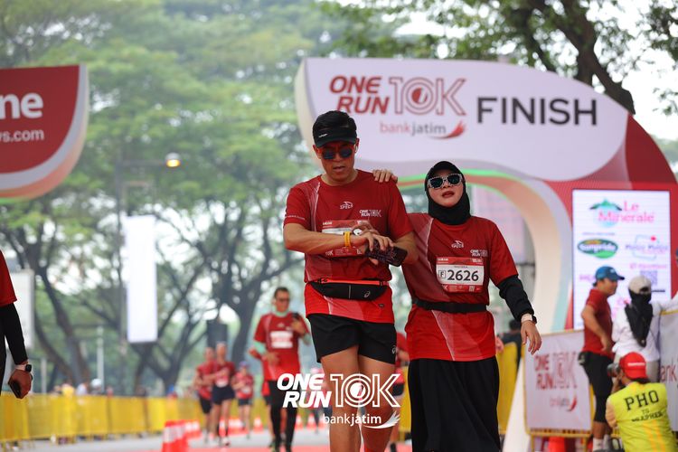 Race photo from ONE RUN 10 K
