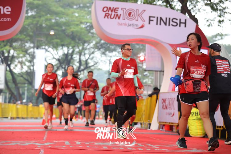 Race photo from ONE RUN 10 K