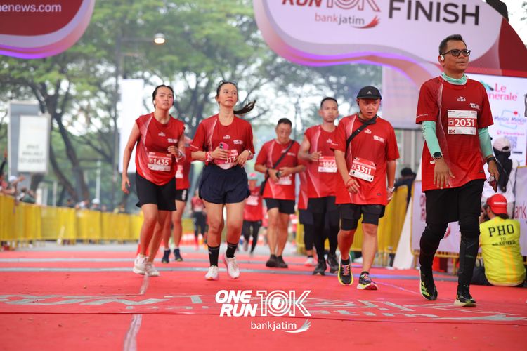 Race photo from ONE RUN 10 K