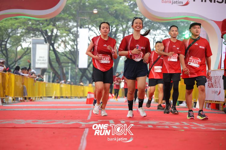 Race photo from ONE RUN 10 K