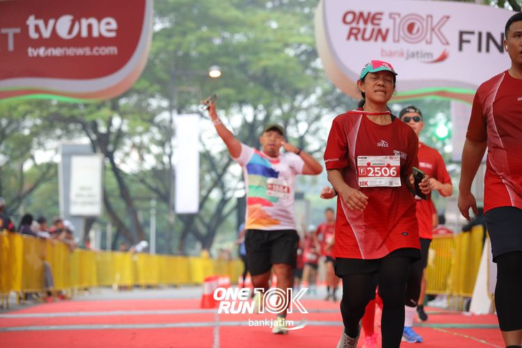 Race photo from ONE RUN 10 K