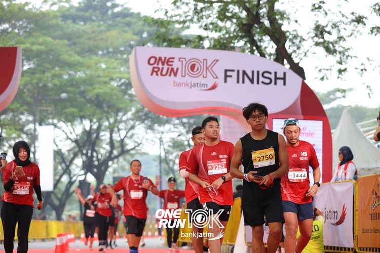 Race photo from ONE RUN 10 K