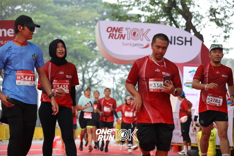 Race photo from ONE RUN 10 K
