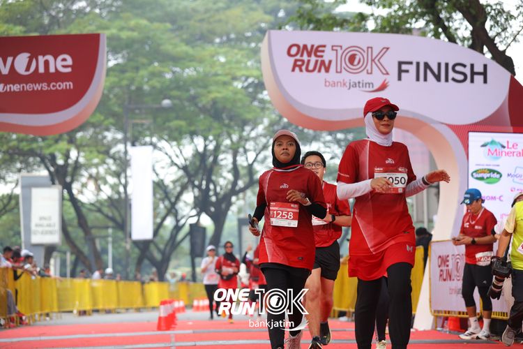 Race photo from ONE RUN 10 K