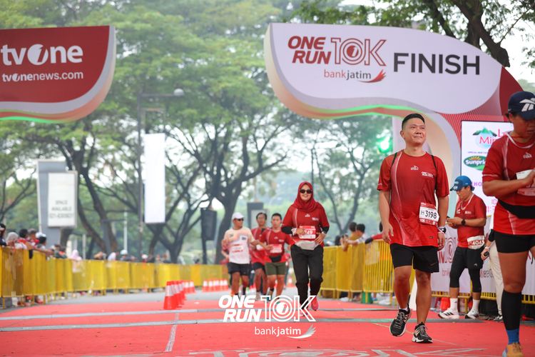 Race photo from ONE RUN 10 K
