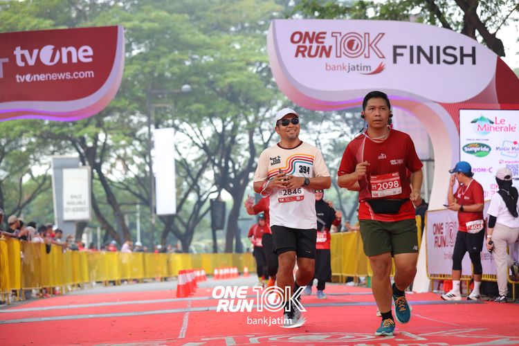 Race photo from ONE RUN 10 K