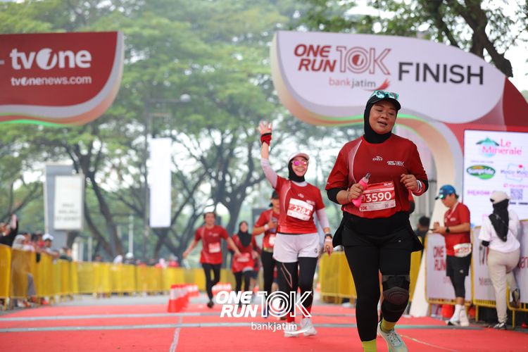 Race photo from ONE RUN 10 K