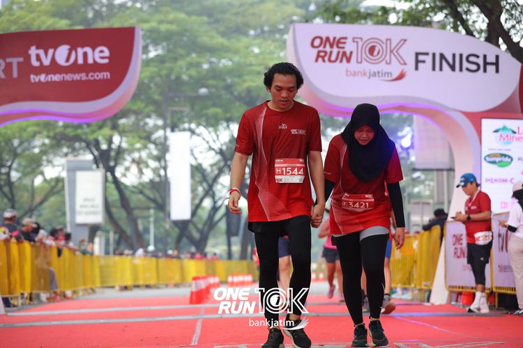 Race photo from ONE RUN 10 K
