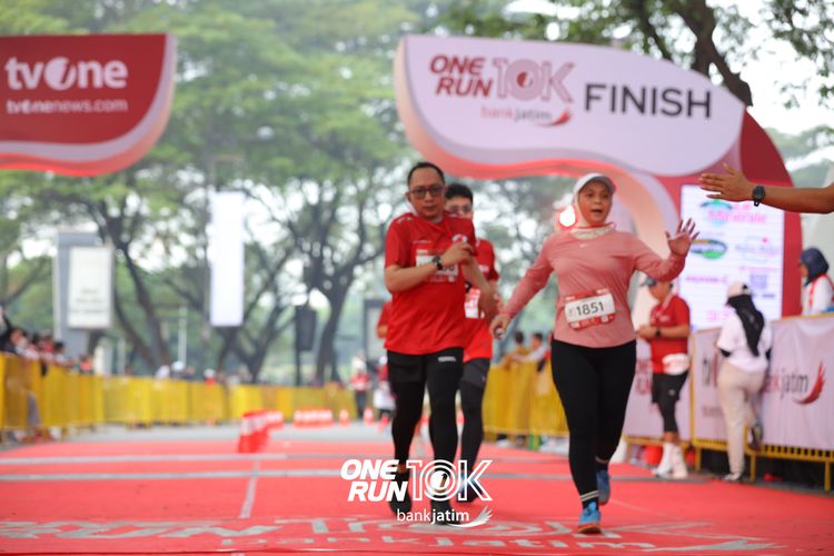 Race photo from ONE RUN 10 K