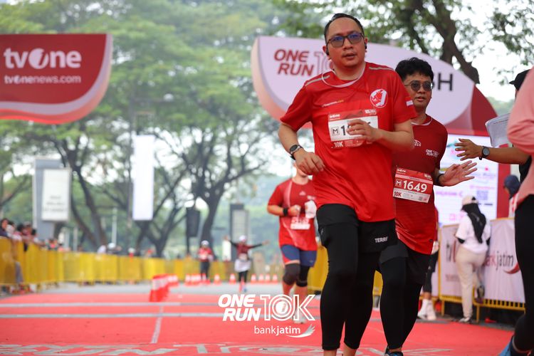 Race photo from ONE RUN 10 K