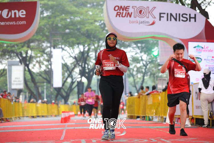 Race photo from ONE RUN 10 K