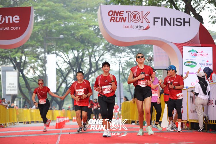 Race photo from ONE RUN 10 K