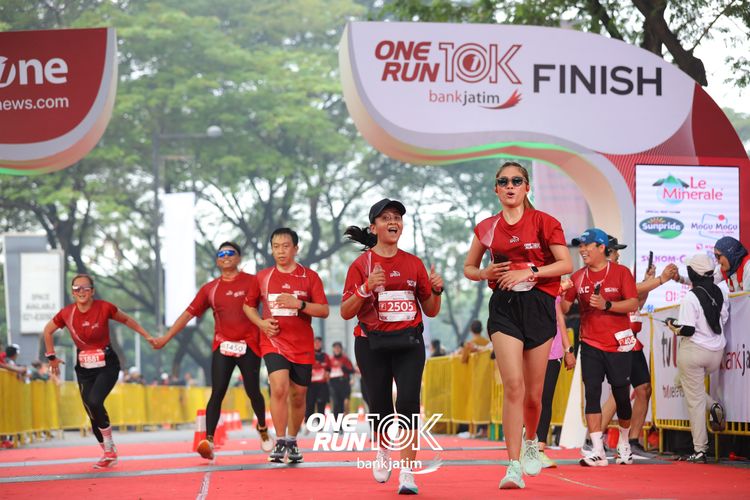 Race photo from ONE RUN 10 K