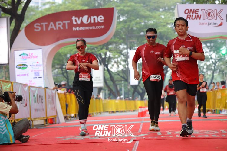 Race photo from ONE RUN 10 K
