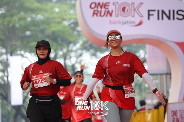 Race photo from ONE RUN 10 K