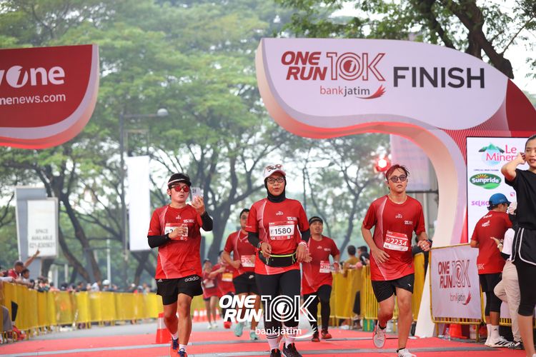 Race photo from ONE RUN 10 K