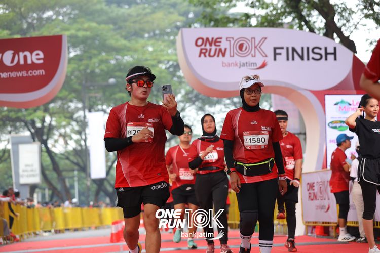 Race photo from ONE RUN 10 K