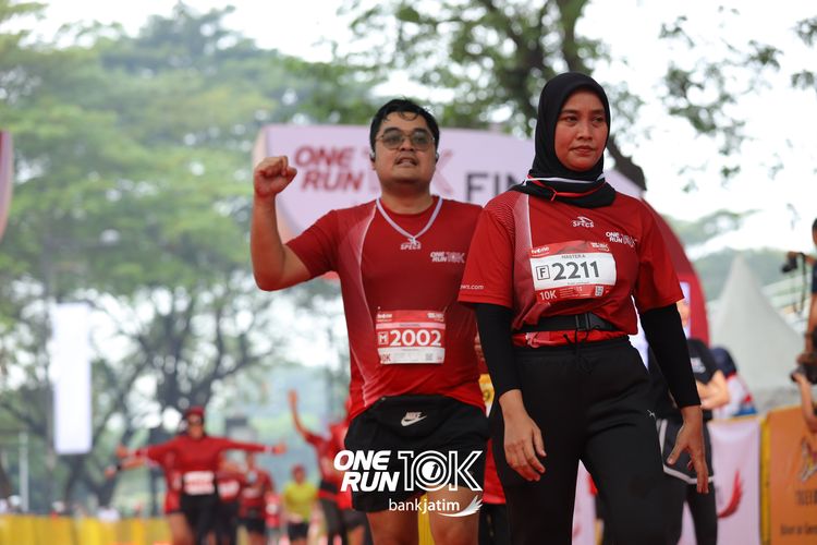 Race photo from ONE RUN 10 K