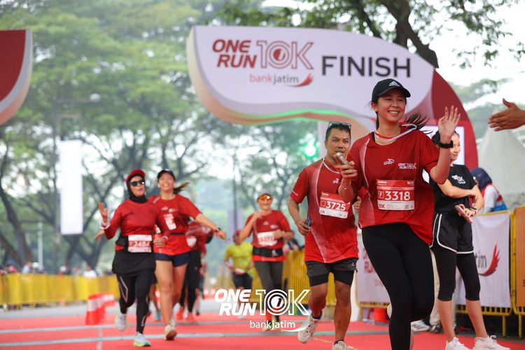 Race photo from ONE RUN 10 K