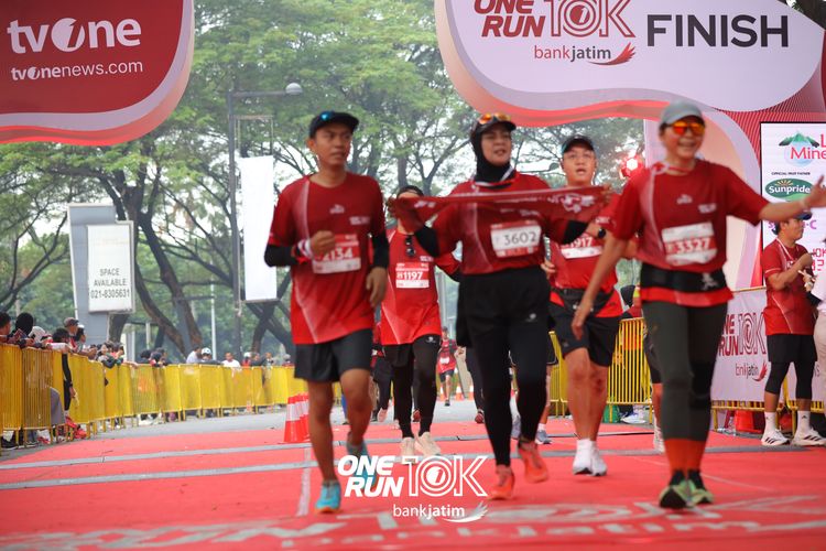 Race photo from ONE RUN 10 K