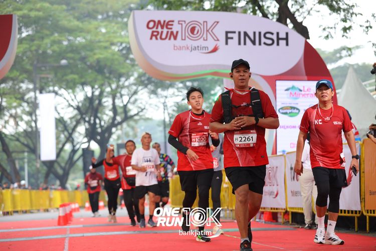 Race photo from ONE RUN 10 K