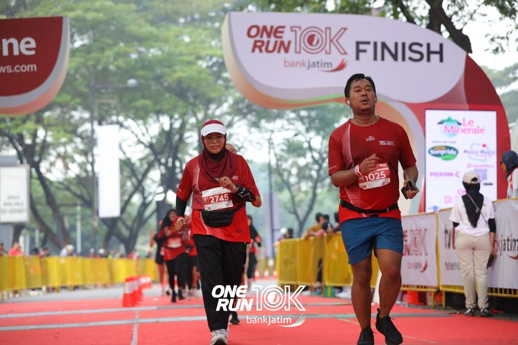 Race photo from ONE RUN 10 K