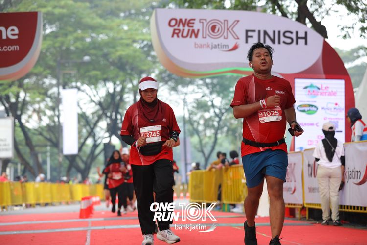 Race photo from ONE RUN 10 K
