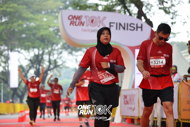 Race photo from ONE RUN 10 K