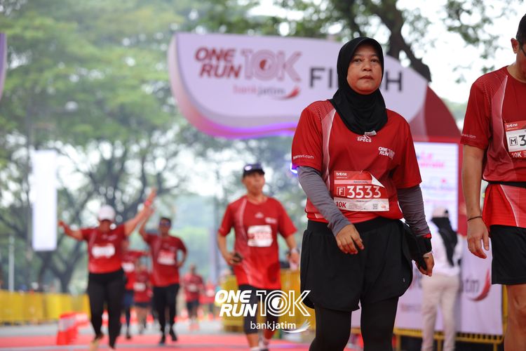 Race photo from ONE RUN 10 K