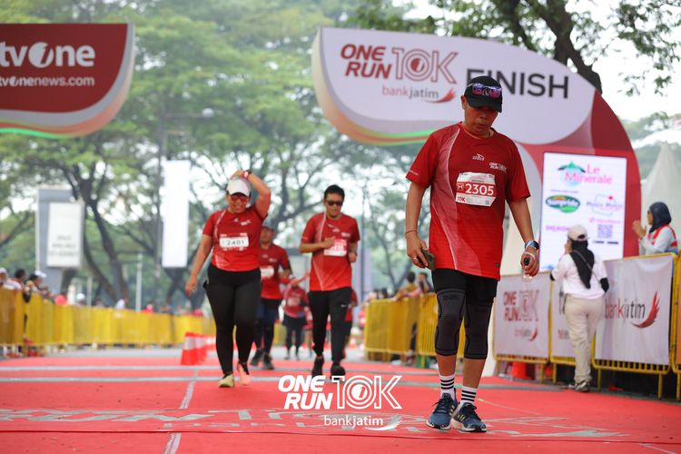 Race photo from ONE RUN 10 K