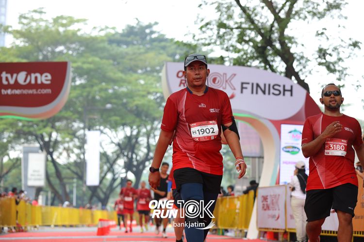 Race photo from ONE RUN 10 K