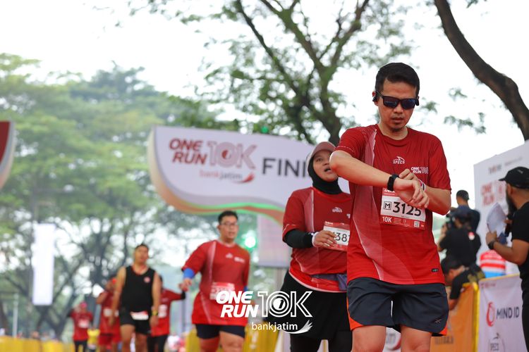 Race photo from ONE RUN 10 K