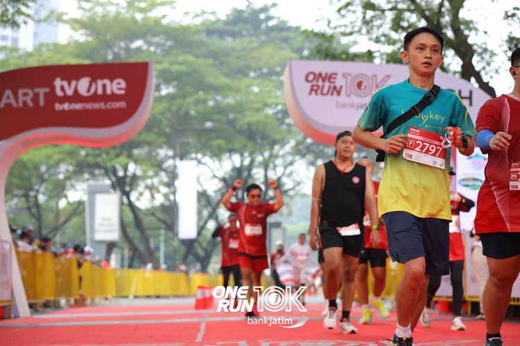 Race photo from ONE RUN 10 K
