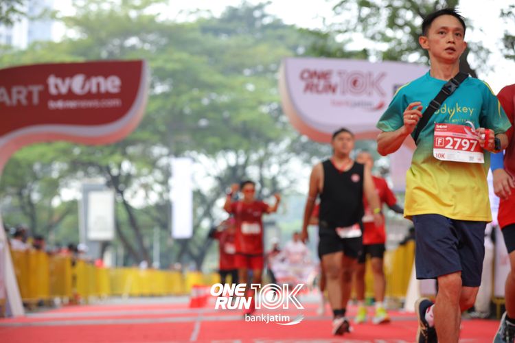 Race photo from ONE RUN 10 K