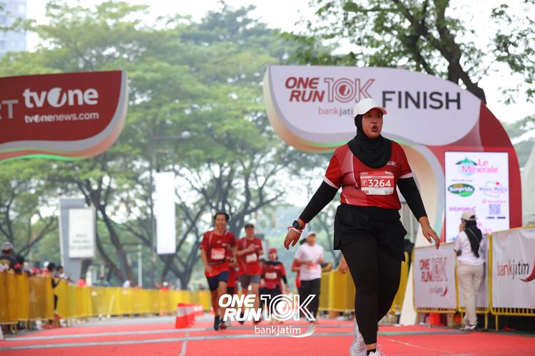 Race photo from ONE RUN 10 K