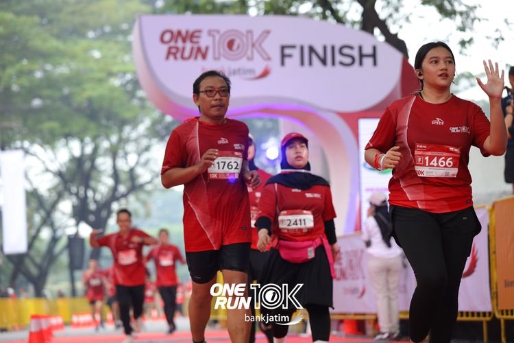 Race photo from ONE RUN 10 K