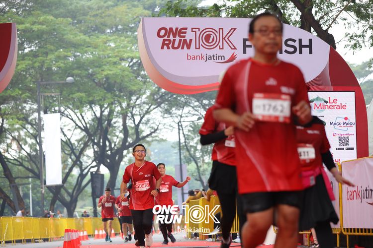 Race photo from ONE RUN 10 K