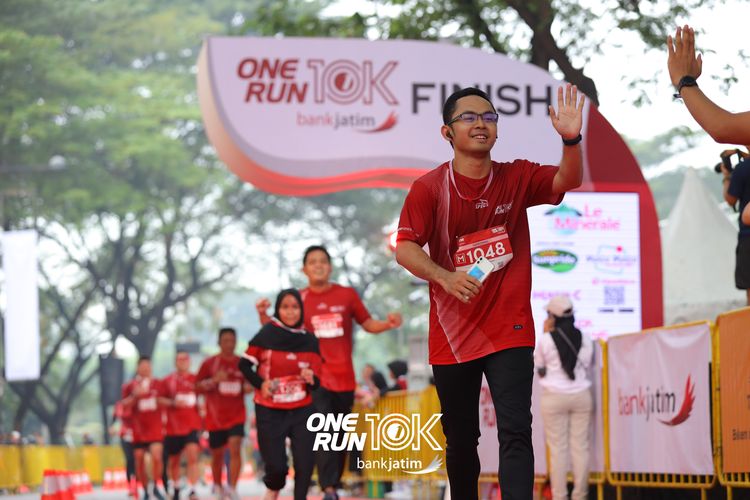 Race photo from ONE RUN 10 K