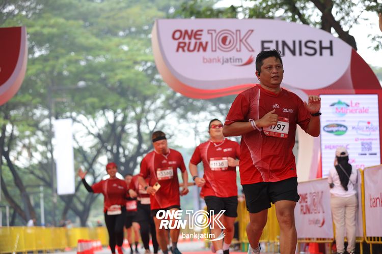 Race photo from ONE RUN 10 K