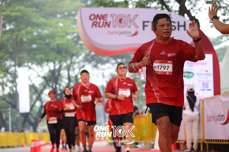 Race photo from ONE RUN 10 K