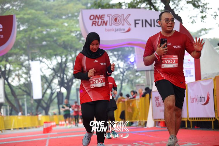 Race photo from ONE RUN 10 K