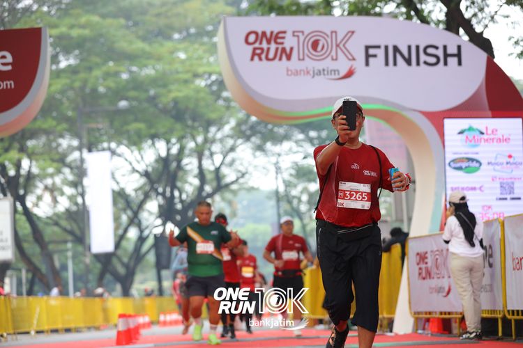 Race photo from ONE RUN 10 K