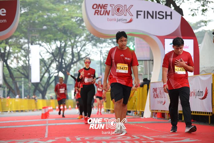 Race photo from ONE RUN 10 K