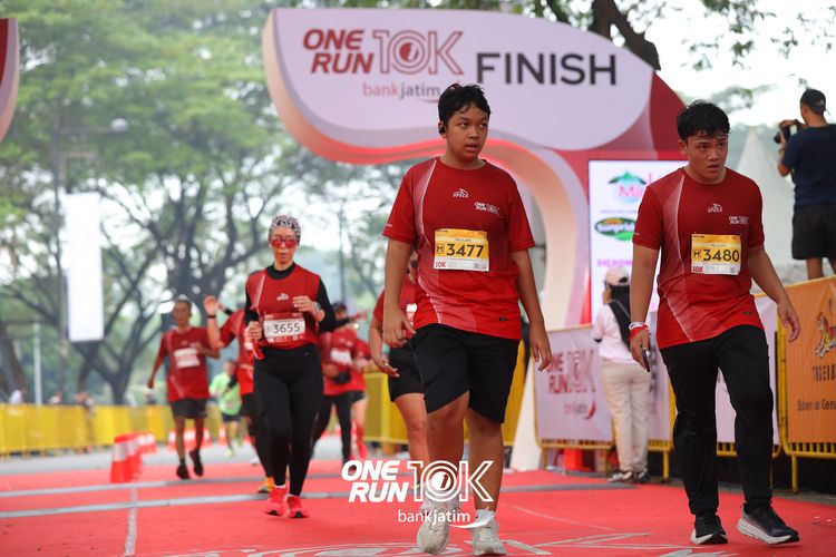 Race photo from ONE RUN 10 K