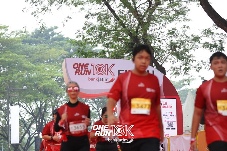Race photo from ONE RUN 10 K
