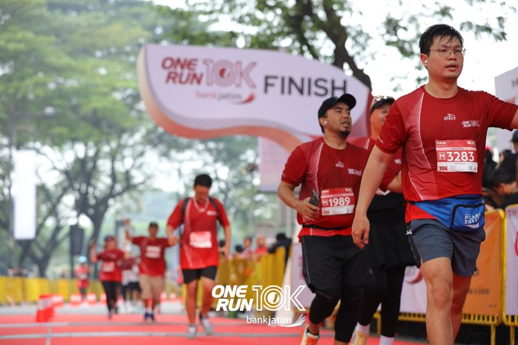Race photo from ONE RUN 10 K