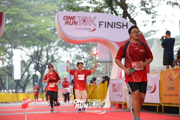 Race photo from ONE RUN 10 K